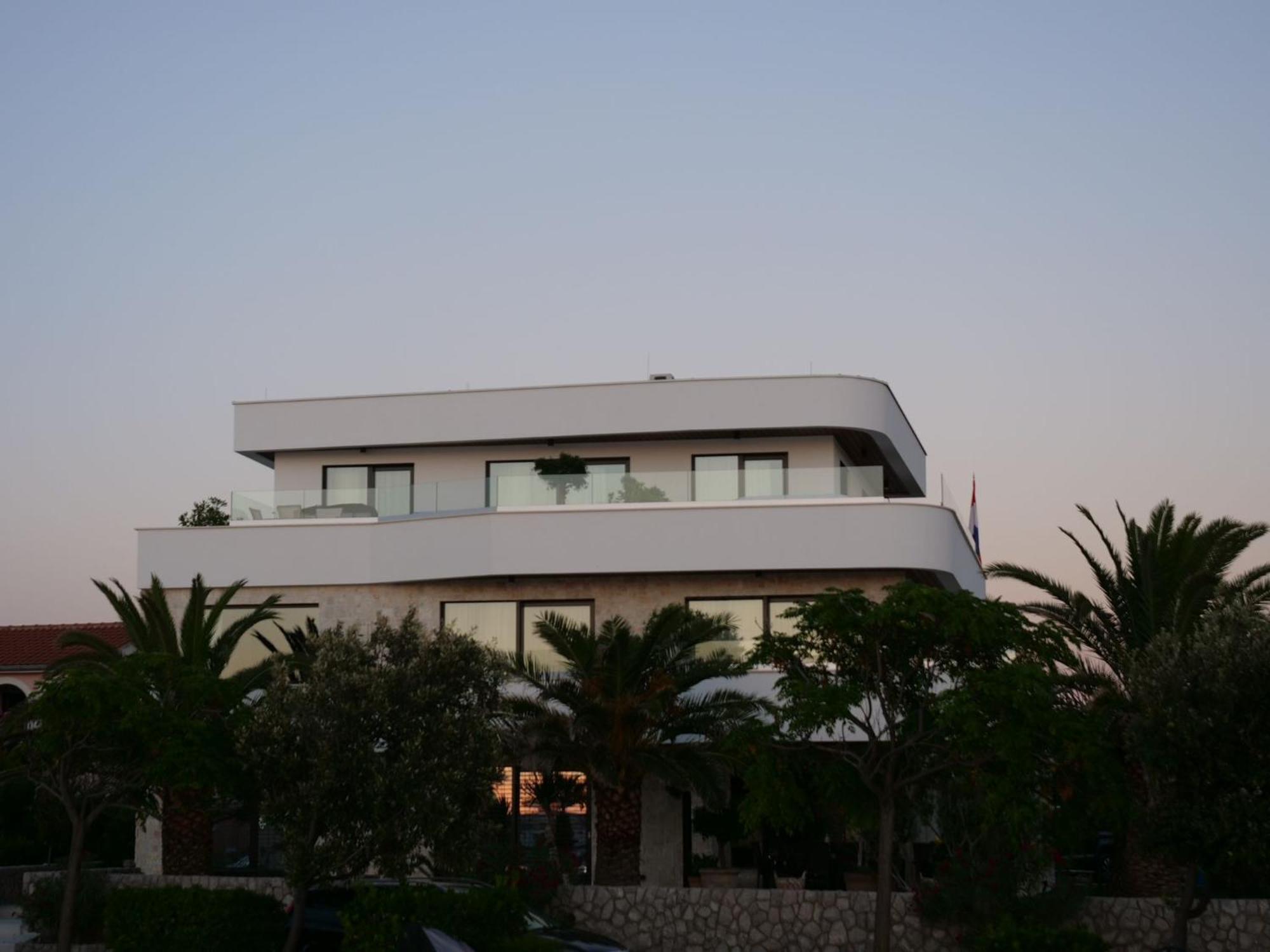 Apartments Dernaj Вир Екстериор снимка